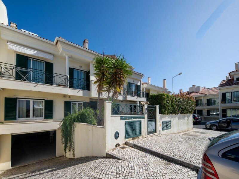 Excellent Apartment T4 (3 +1) Duplex In Estoril, Lisbon, Portugal For