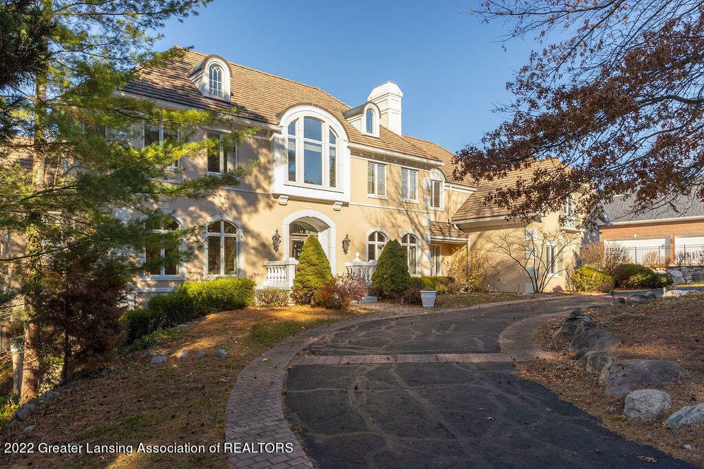 6 Bedrooms Single Family In Meridian Charter Township, Michigan, United