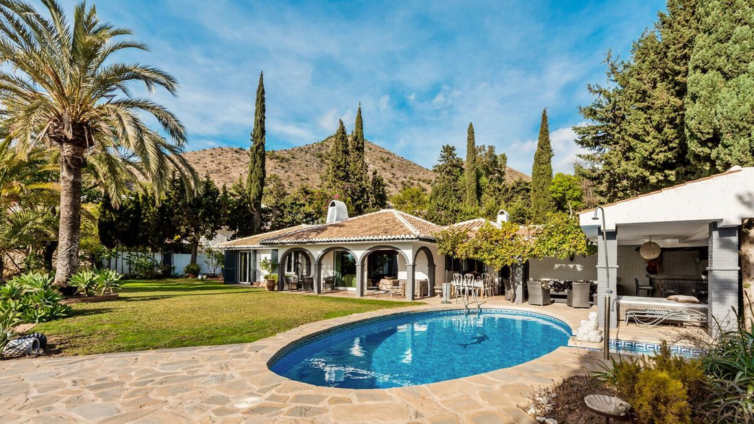 Exquisite Single Story Villa In La In La Capellania, Andalusia, Spain