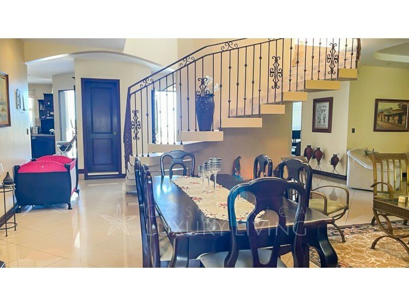 19870 House With Pool For Sale, In Heredia, Heredia Province, Costa Rica For Sale (12343127)