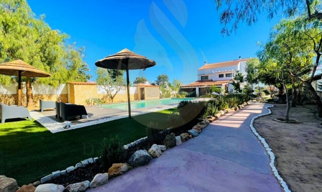 House 5 Bedrooms In Moncarapacho, Algarve, Portugal For Sale (12343383)