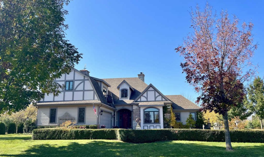 Single Family Detached Mequon In Thiensville, Wisconsin, United States