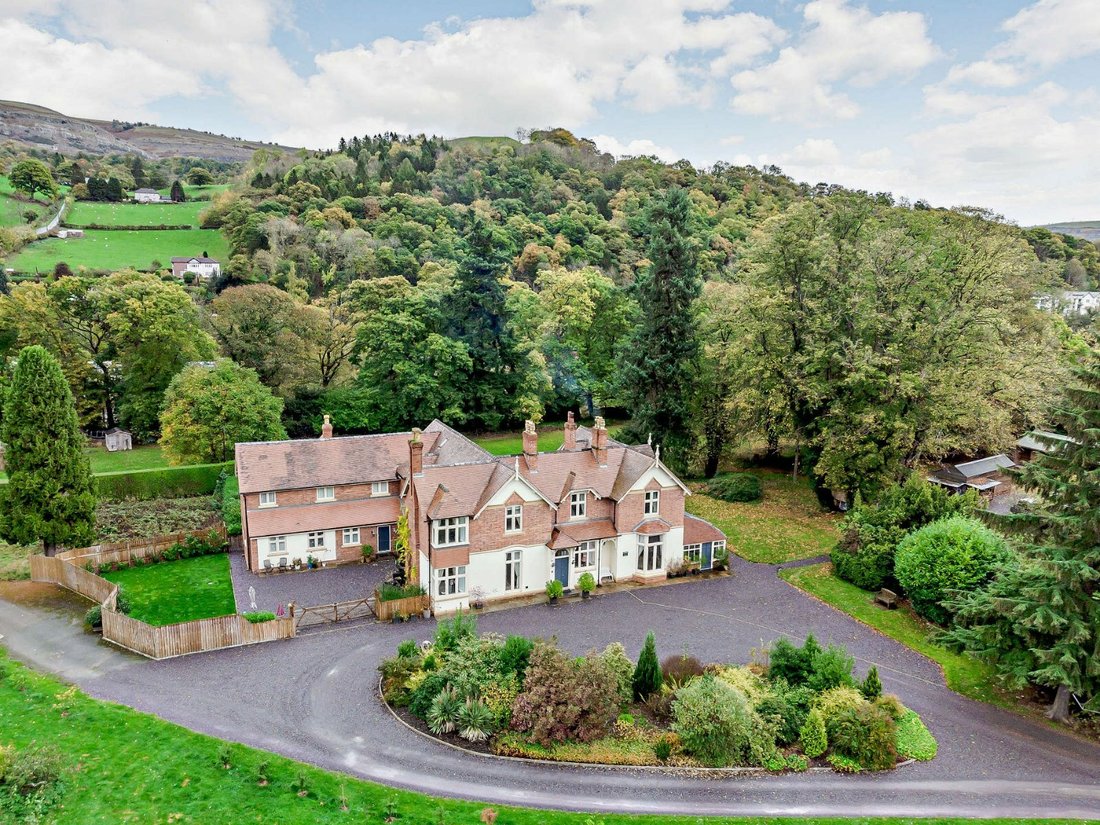 Ystrad Hall In Llangollen, Wales, United Kingdom For Sale (12345667)