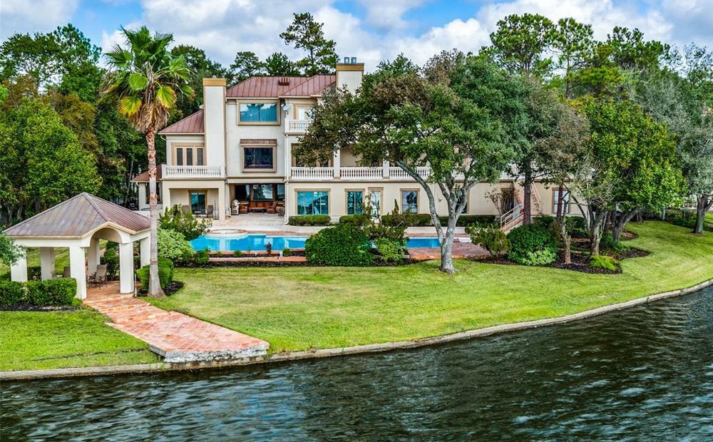 Lujo vista al lago casas en venta en Texas, Estados Unidos | JamesEdition