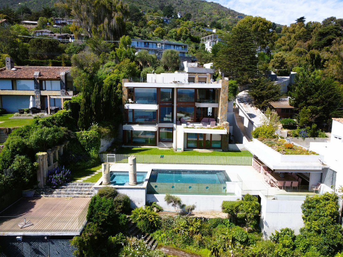 Great House Steps From Zapallar Beach In Zapallar, Valparaíso, Chile