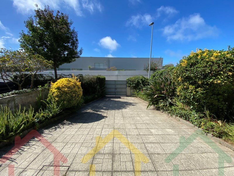 House 4 Bedrooms Triplex Sale Porto In Porto, Porto District, Portugal