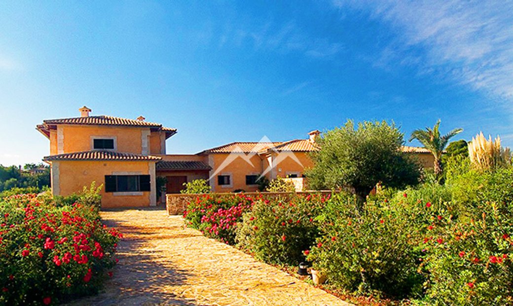 Large Rustic Estate Of 30,250 M2 Located In Llucmajor, Balearic Islands ...