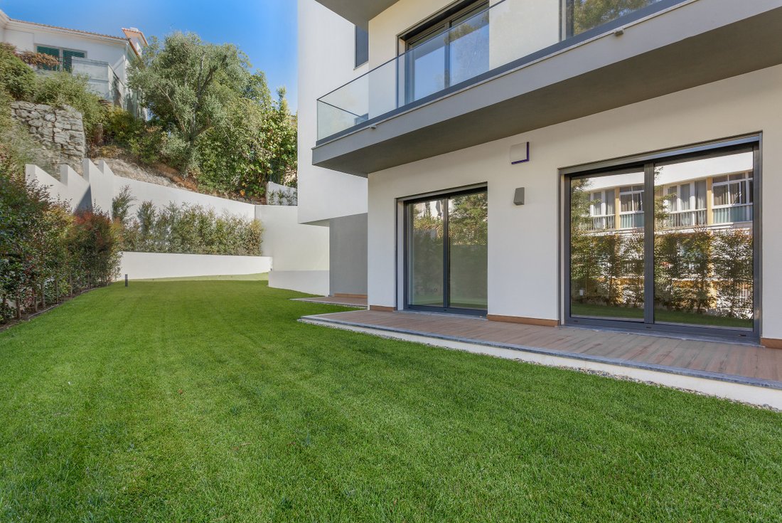 Duplex T4 In A Luxury Private Condominium, Estoril In Estoril, Lisbon