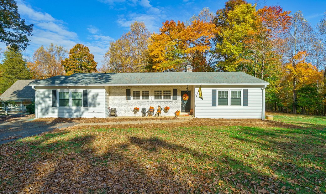 3 Bedrooms Single Family Detached In Pfafftown, North Carolina, United