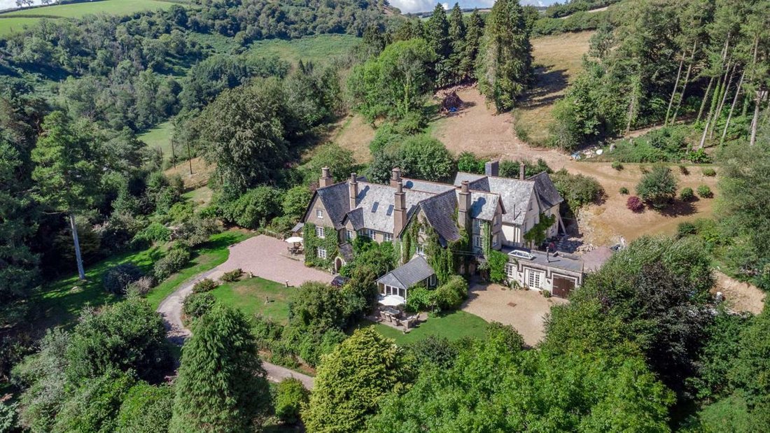 Middle Glebe In Winsford, England, United Kingdom For Sale (12350111)