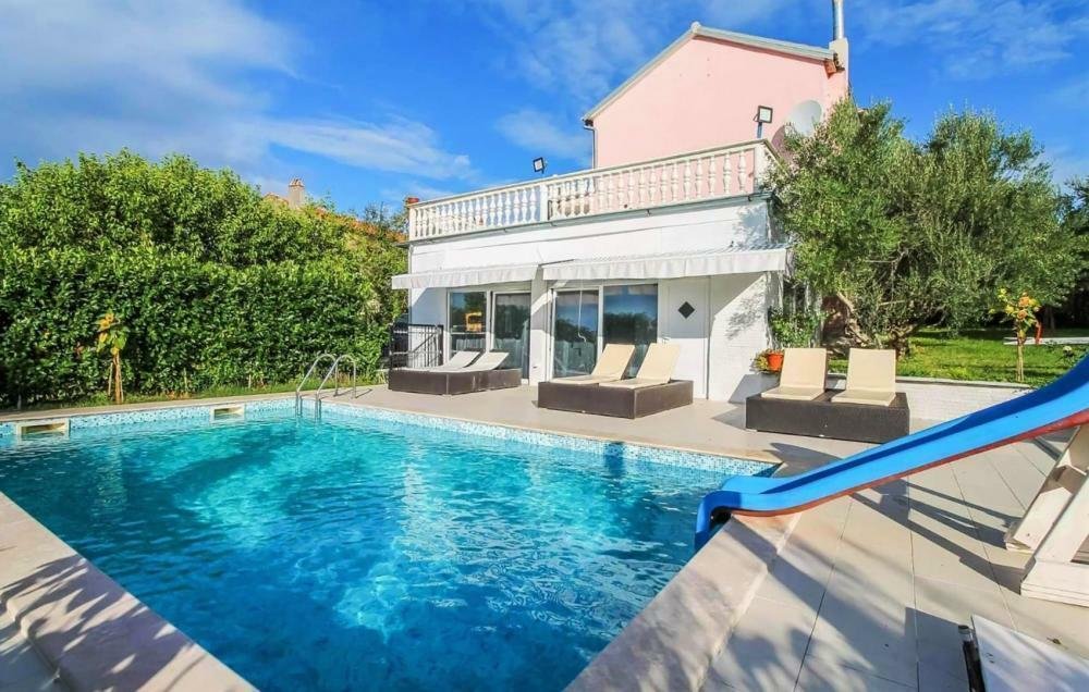 Villa For Sale In Brtonigla, Novigrad In Brtonigla, Istria County