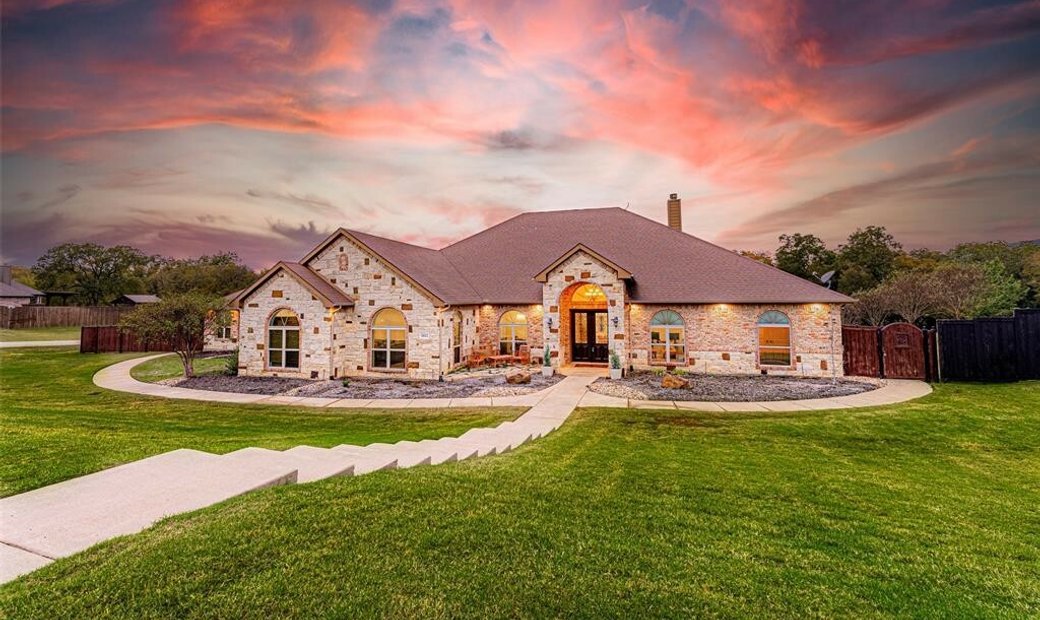 Single Family Detached Midlothian In Midlothian, Texas, United States