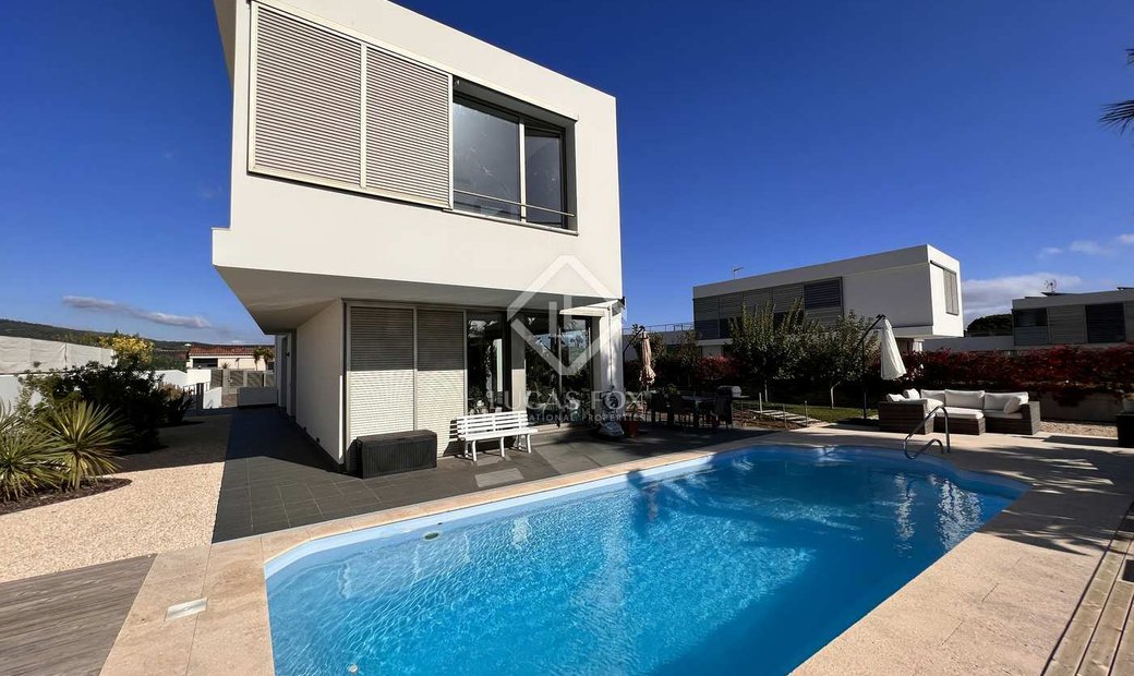 Arenys De Mar House / Villa In Arenys De Mar, Katalonien, Spanien Zu