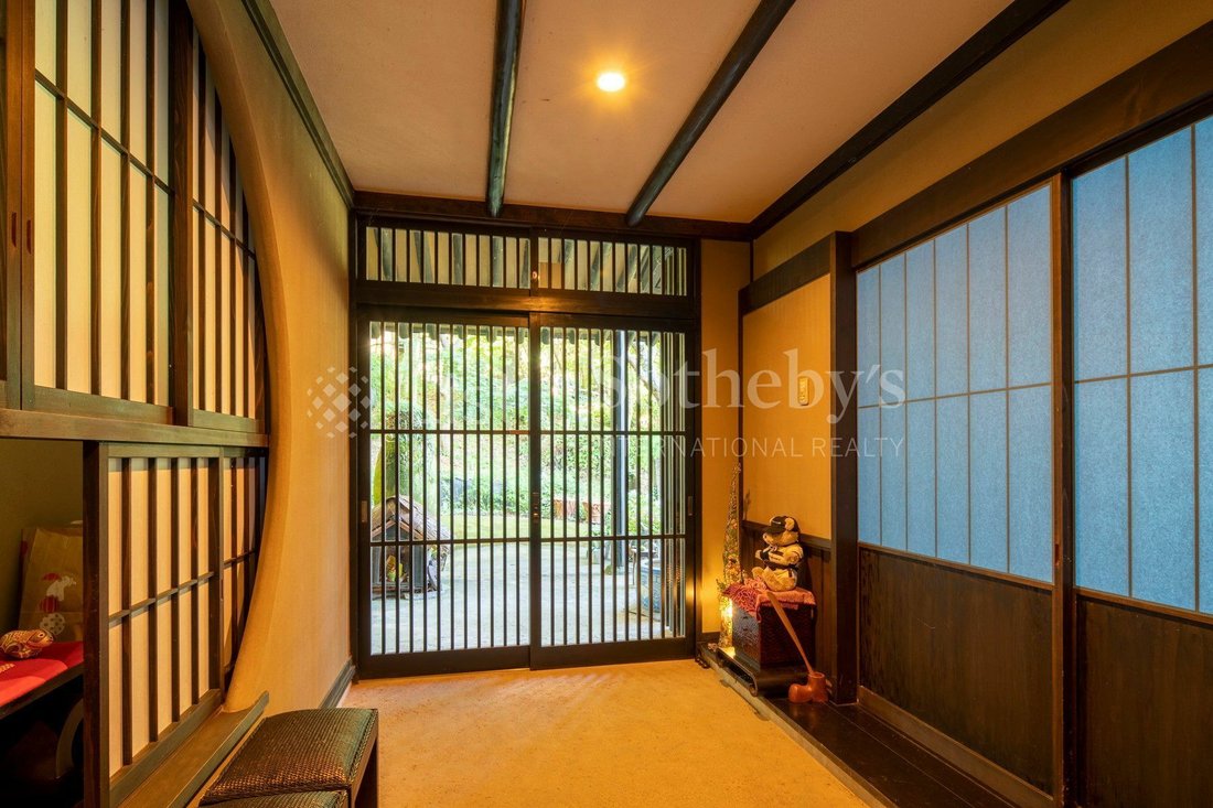Kayabuki Kamogawa Country House In Kamogawa, Chiba, Japan For Sale