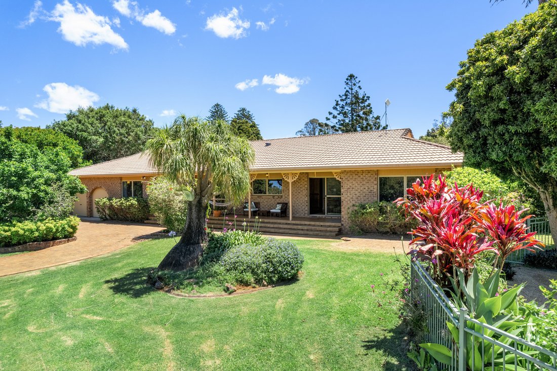 Hilltop Hinterland Family Home In Tintenbar, New South Wales, Australia