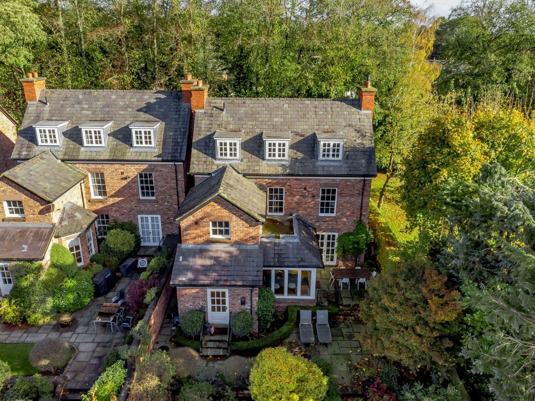 Handsome Home In The Village Of Tarporley In Tarporley, England, United