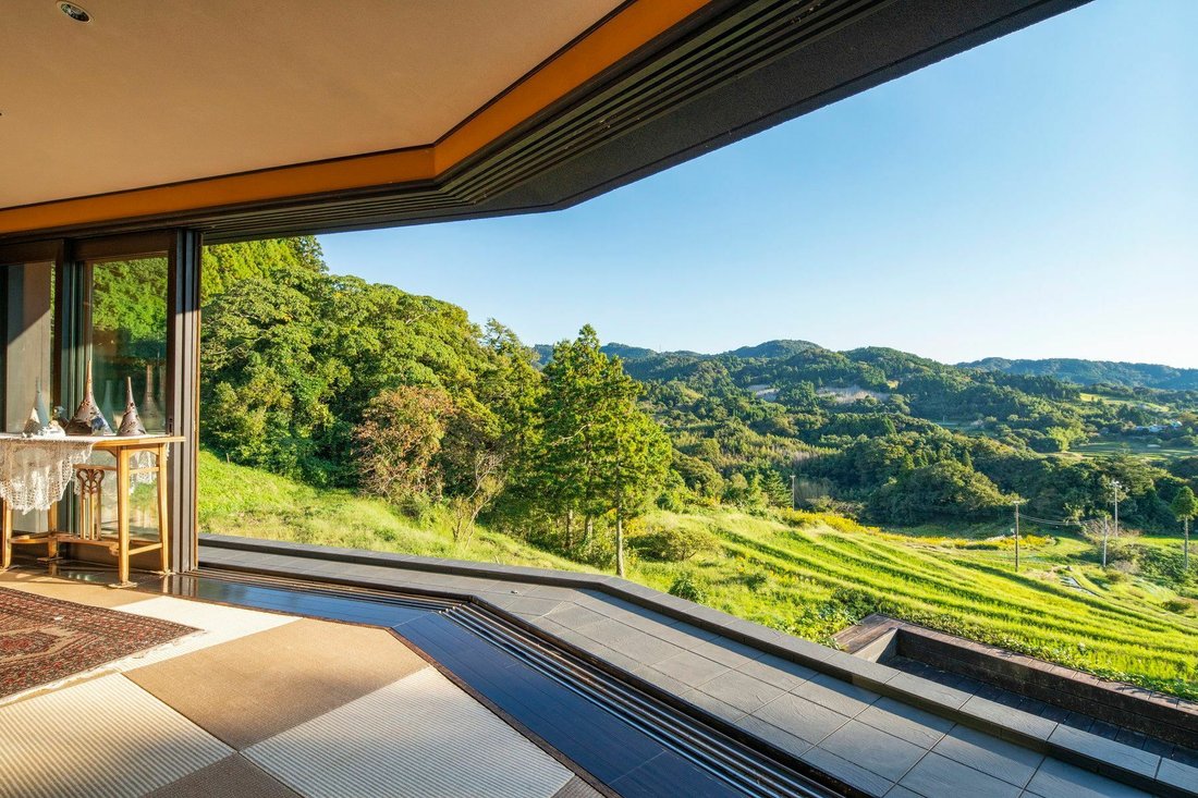 Kayabuki Kamogawa Country House In Kamogawa, Chiba, Japan For Sale