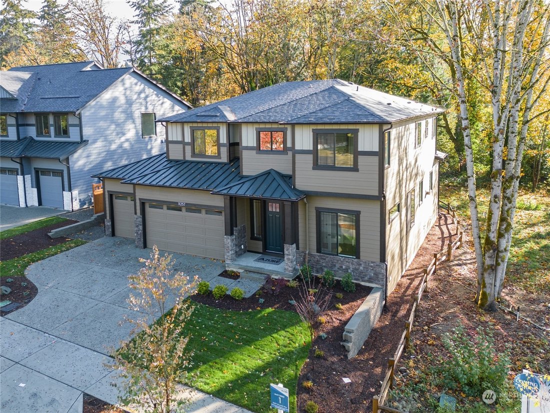 Northwest Contemporary Home In In Newcastle, Washington, United States