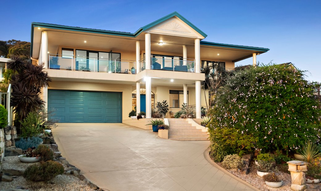 single-family-belmont-australia-in-belmont-new-south-wales-australia