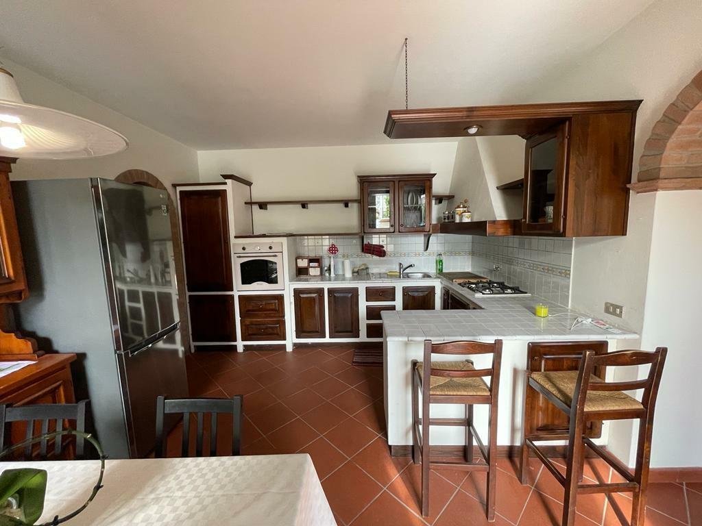 A Tuscan Hideaway: Firelit Elegance in Forte dei Marmi’s Golden Light