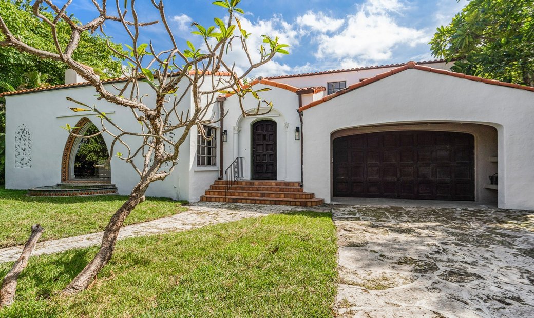 2655 Pine Tree Dr, Miami Beach, Fl In Miami Beach, Florida, United