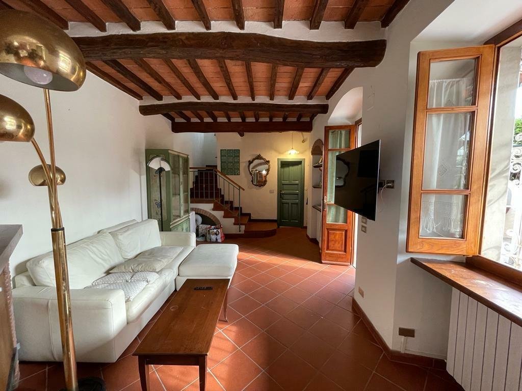 A Tuscan Hideaway: Firelit Elegance in Forte dei Marmi’s Golden Light