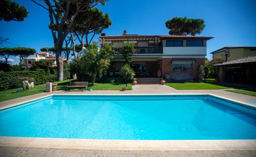 Villa in Lido dei Pini, Anzio, Latium 1