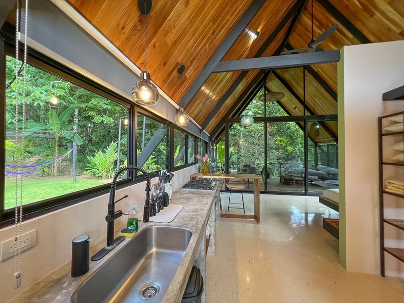 5 Acres With 5 Houses And Room To In Malpais, Puntarenas Province