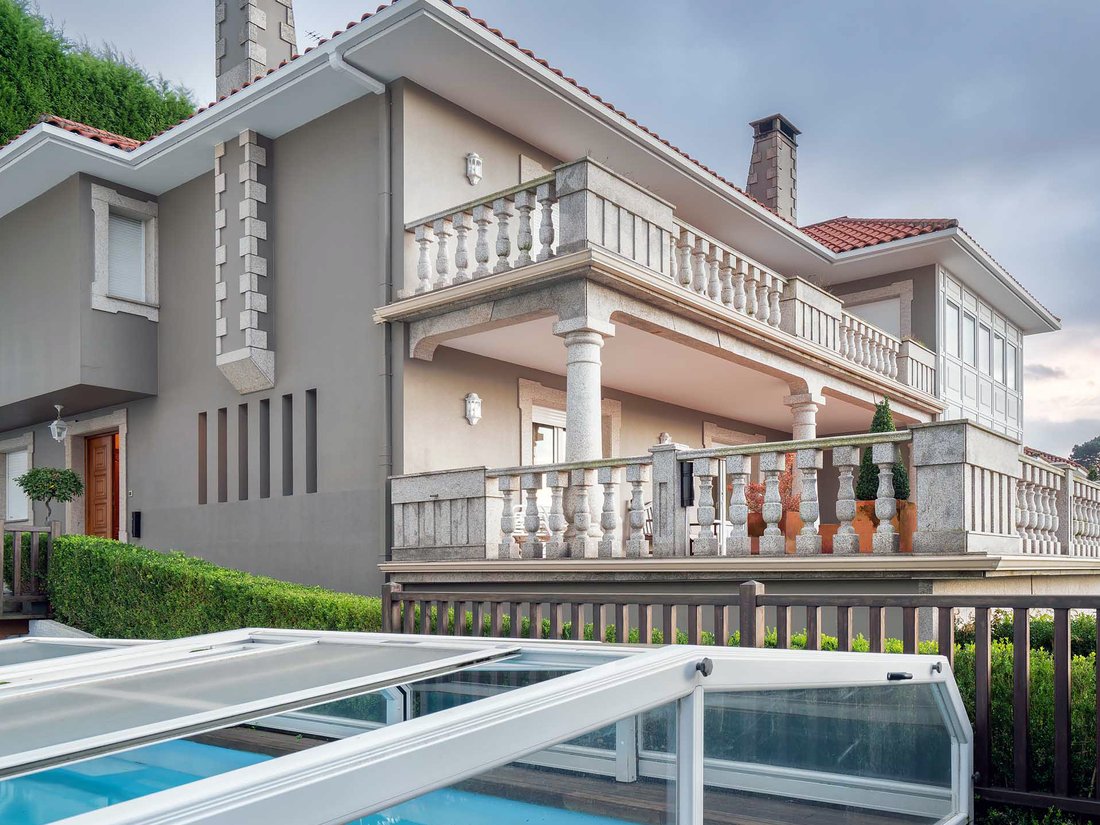 House For Sale Near The Beach With Indoor Pool In A Coruña, Galicia