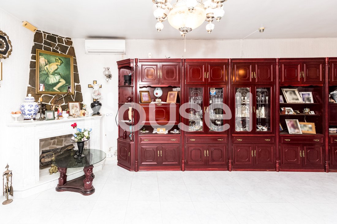 House For Sale Of 492m² Calle Vista Alegre, In Aguadulce, Andalusia