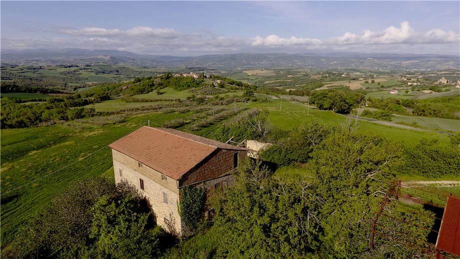 Farm Ranch in Todi, Umbria, Italy 2 - 12355210