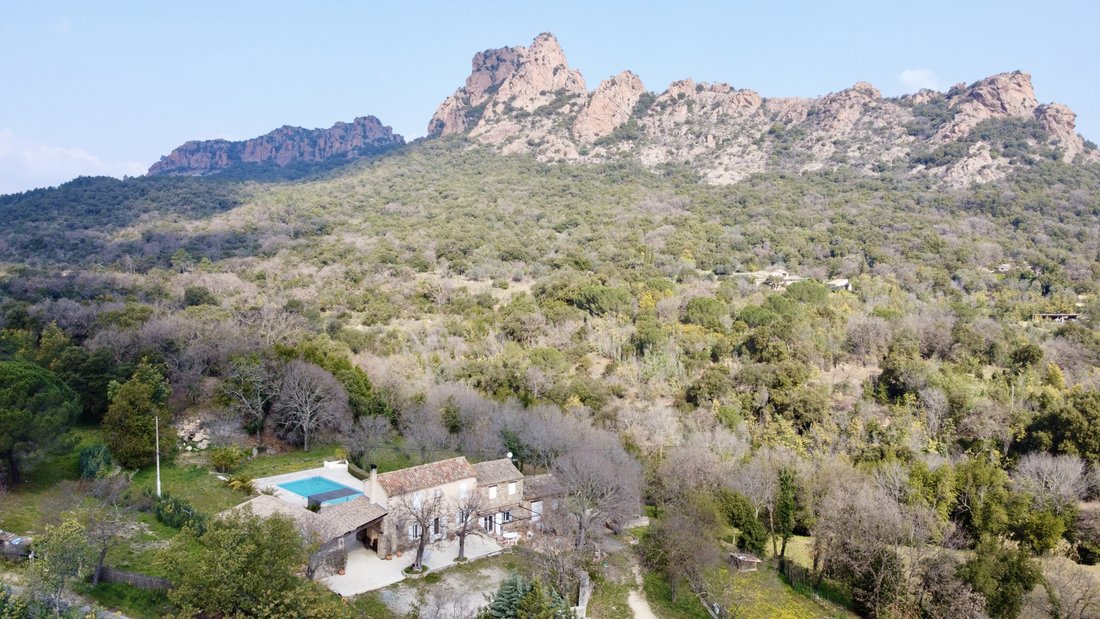 Property On 4 In Roquebrune Sur Argens, Provence Alpes Côte D'azur