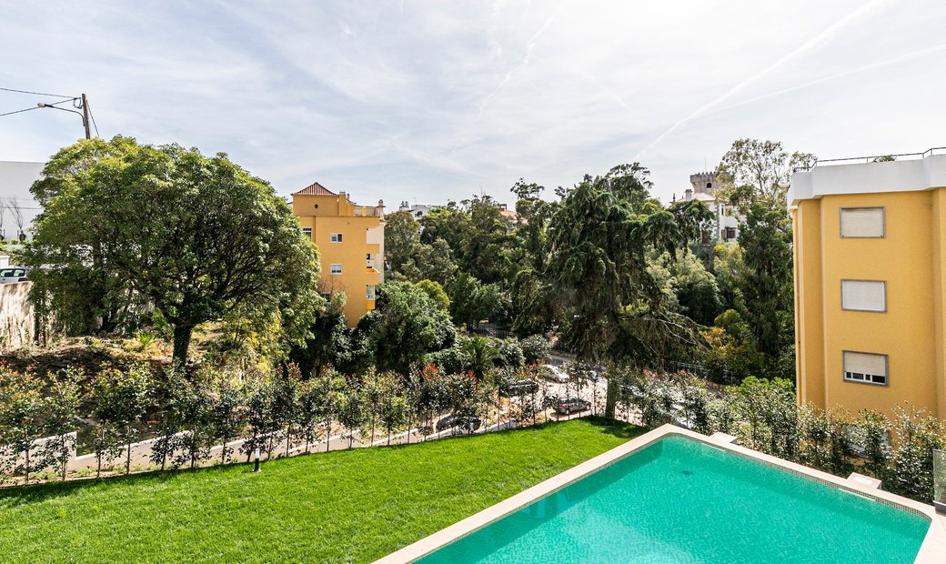 Duplex 4 Bedroom Apartment With Pool In The Heart In Estoril, Lisbon