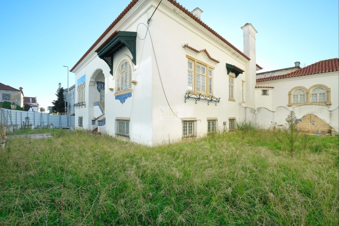 house-with-approved-project-for-a-4-boutique-hotel-in-the-in-lisbon