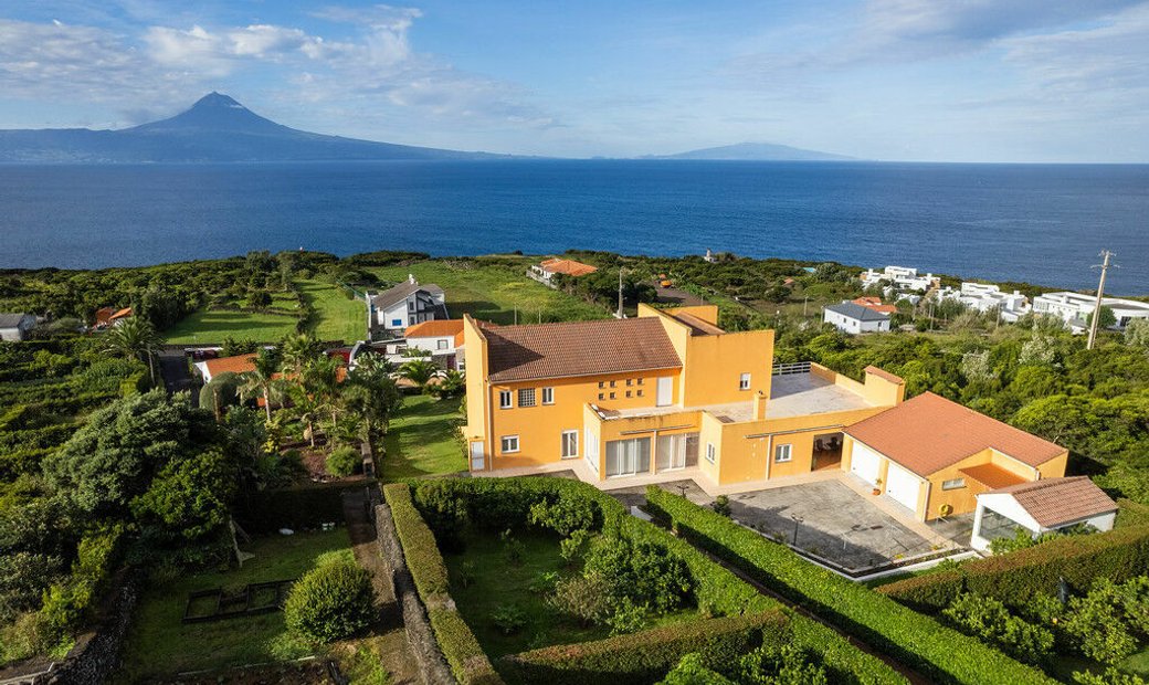 Property Where You Find Peace And Unique Natural In Queimada, Azores, Portugal For Sale (12356312)
