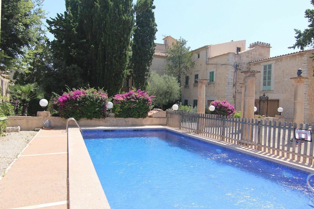Chalet in Binissalem, Balearic Islands, Spain 1 - 12358326