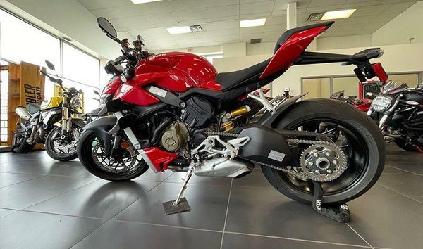 Ducati Streetfighter V4 (12358243)