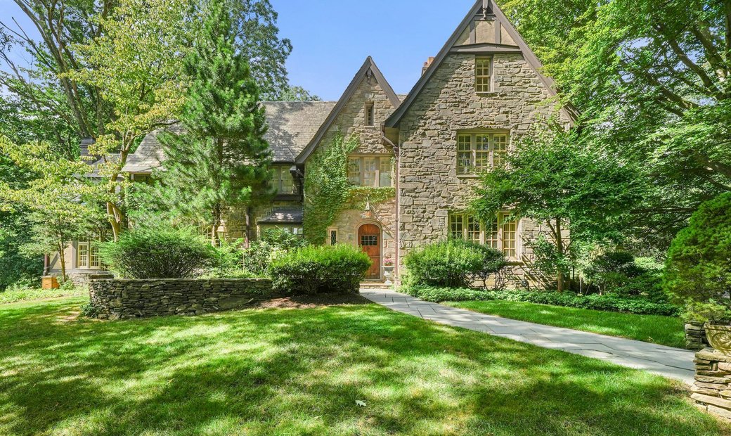 110 Hundreds Road, Wellesley, Ma In Wellesley, Massachusetts, United