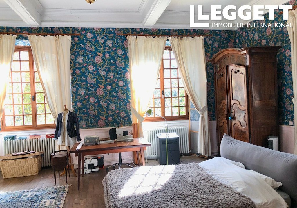 18th Century Castle Of 820m2, 19 Rooms, In L'isle En Dodon, Occitanie