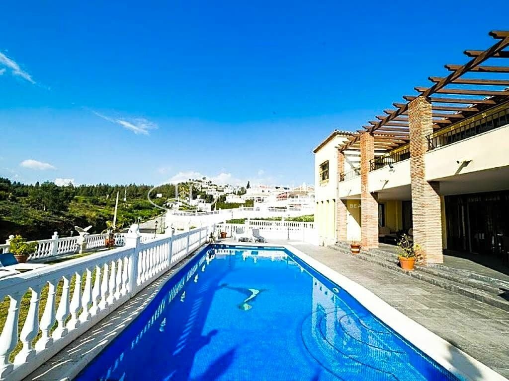 Villa in Fuengirola, Andalusia, Spain 1 - 12363287
