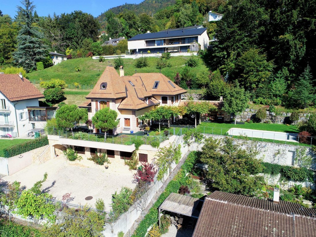 Villa Individuelle De 9.5 Pièces In Blonay, Vaud, Switzerland For Sale