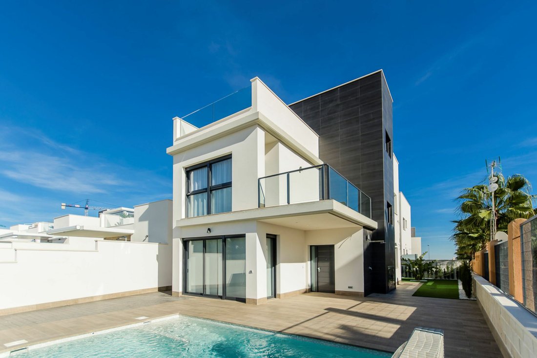 Villa in San Miguel de Salinas, Valencian Community, Spain 2 - 12366828