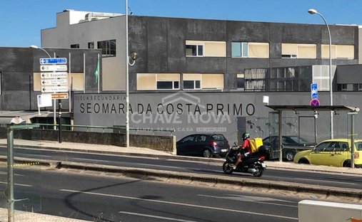 Land in Venteira, Lisbon, Portugal 1