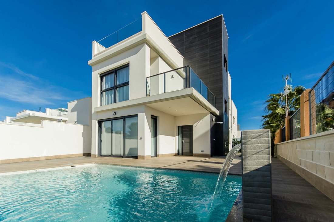 Villa in San Miguel de Salinas, Valencian Community, Spain 1 - 12366828