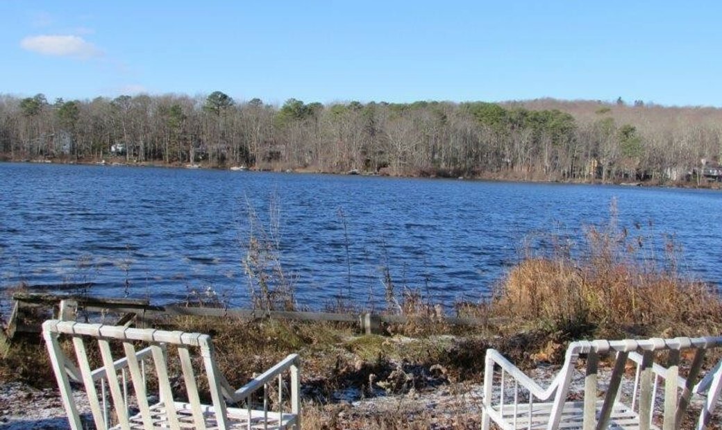 4 Bedrooms Single Family Detached In Hemlock Farms, Pennsylvania