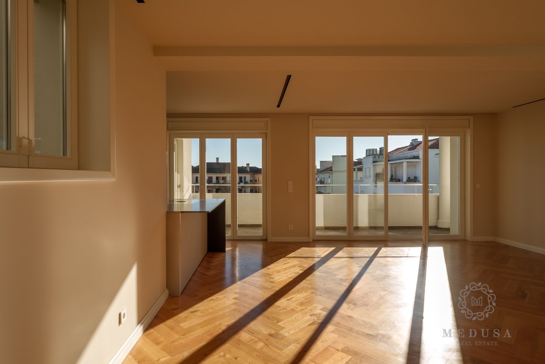 Apartment in Cedofeita, Santo Ildefonso, Se, Miragaia, Sao Nicolau e Vitoria, Porto District, Portugal 5 - 12367240
