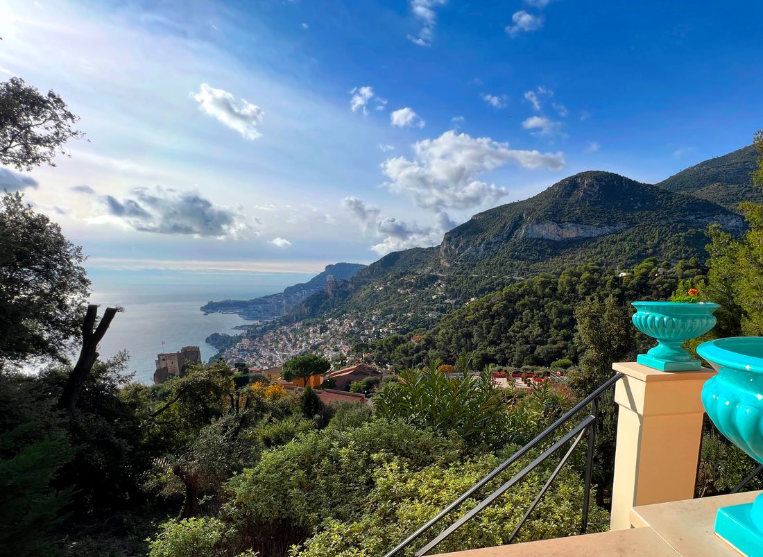 Villa in Roquebrune-Cap-Martin, Provence-Alpes-Côte d'Azur, France 2 - 12311751
