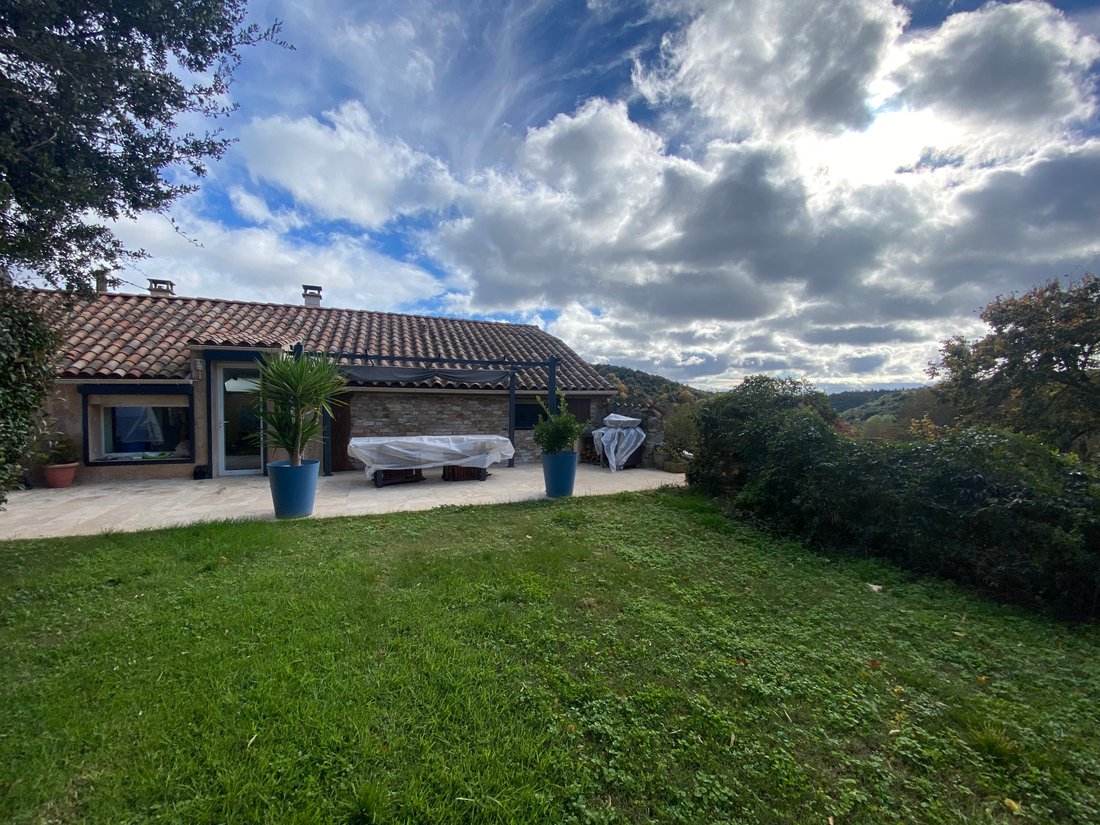 Stone House With 5 Bedrooms On A 1117 M2 In Saint Chinian, Occitanie