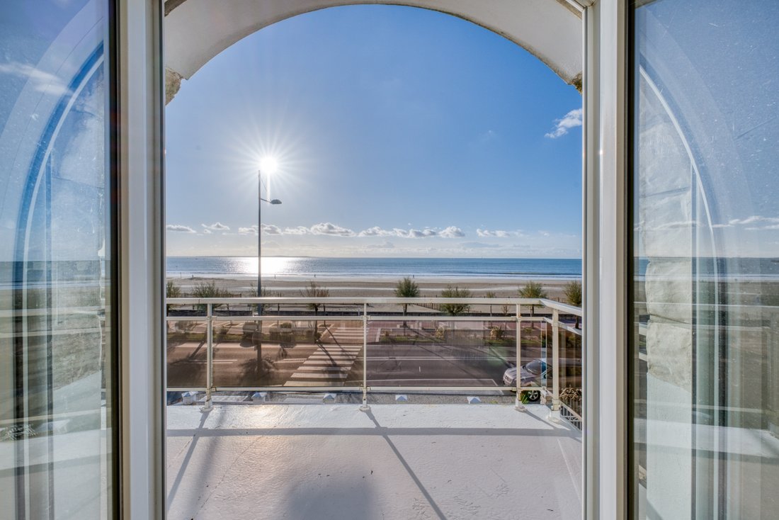 Full Sea View Apartment Facing The Beach In Royan, Nouvelle Aquitaine, France For Sale (12369920)