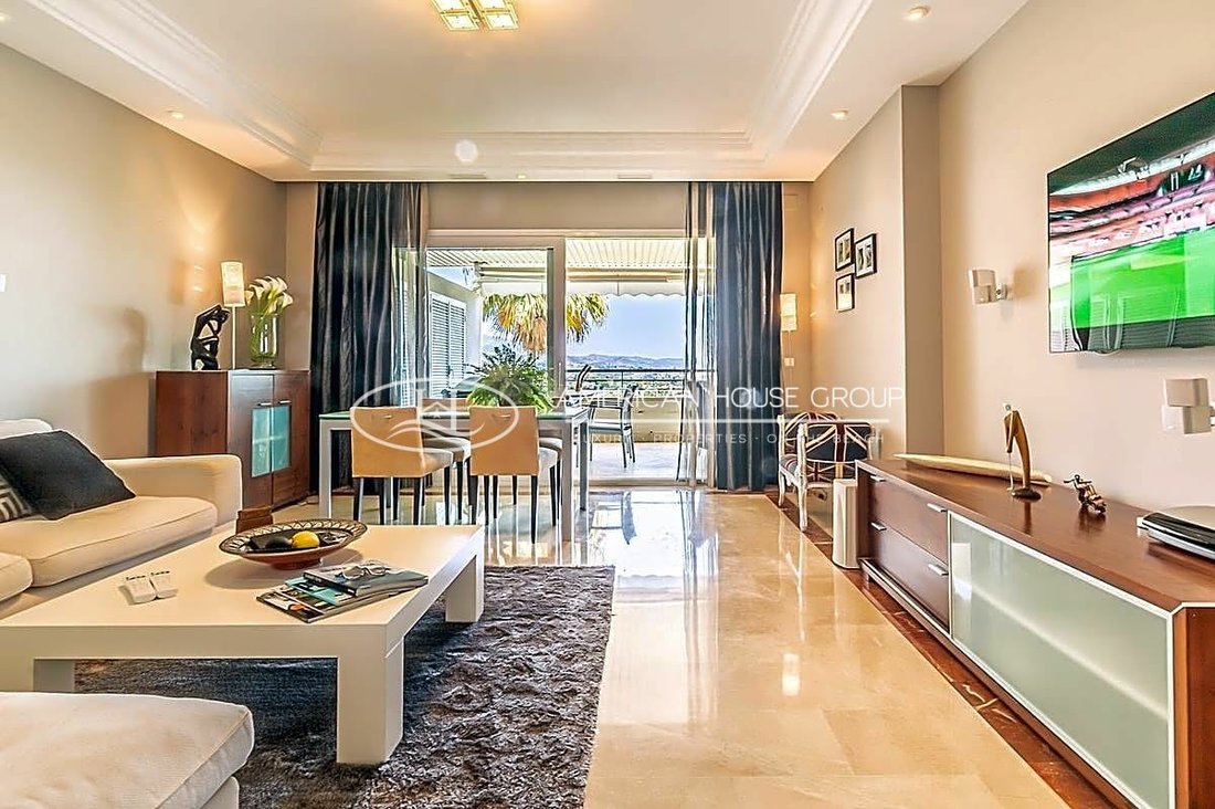Apartment in Puerto Banus, Marbella, Spain 3 - 12370991